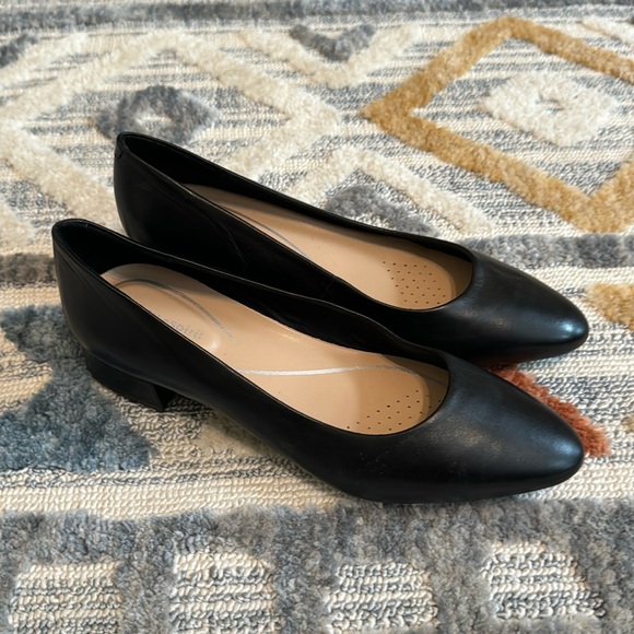 Easy Spirit Caldise Leather Low Heel Dress Shoes - Picture 1 of 6
